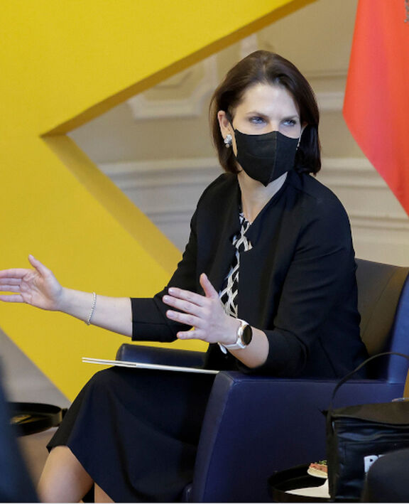 Am 26. Jänner 2022 lud Bundesministerin Karoline Edtstadler (m.) zum Zukunftslabor „Female Founders“ ein. | BKA/ Andy Wenzel Am 26. Jänner 2022 lud Bundesministerin Karoline Edtstadler (m.) zum Zukunftslabor „Female Founders“ ein.