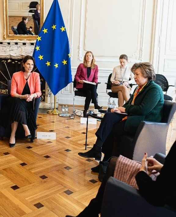 FBM Edtstadler beim Zukunftslabor anlässlich des Internationalen Frauentags | BKA/ Florian Schrötter FBM Edtstadler beim Zukunftslabor anlässlich des Internationalen Frauentags